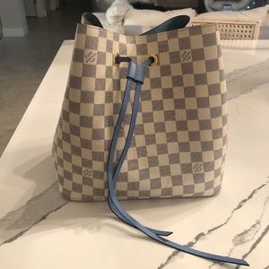 Louis Vuitton NEONOE handbag